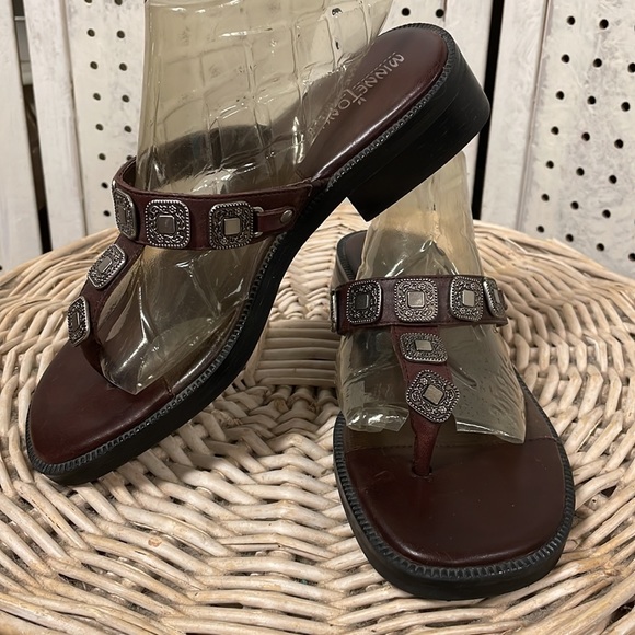 Minnetonka SALE! - Picture 3 of 11